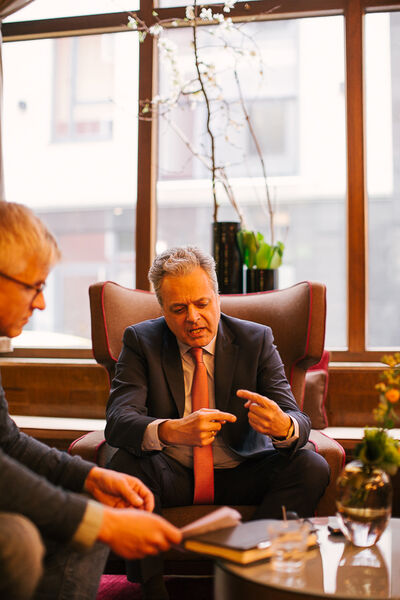 Harald Pechlaner talking to author Stefan Ruzas