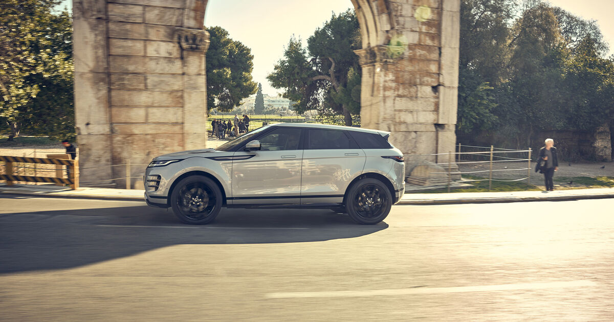 Range Rover Evoque 2019 test drive road trip through Athens