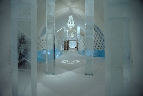 Blick in das Foyer des Ice Hotel in Jukkasjärvi