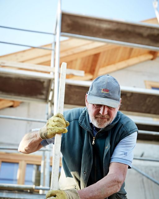 Karl-Michael Friedinger attaches scaffolding