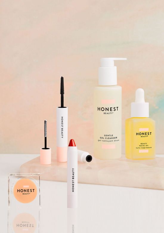 Make-up and cleansing products of the brand Honest Beauty