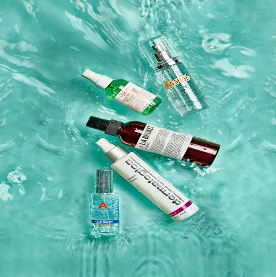 Facemists in water
