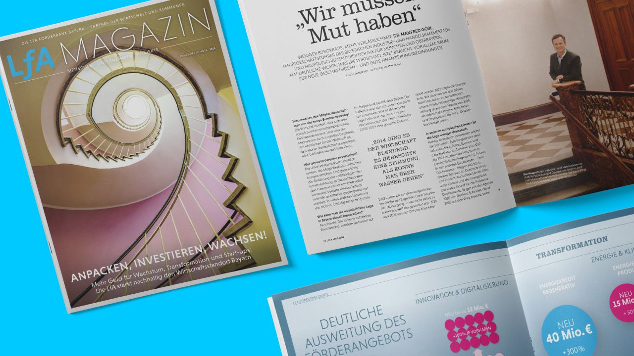 Titelseite des LfA Magazins 2025 mit einem spiralförmigen Treppenhaus liegt neben einer aufgeschlagenen Doppelseite