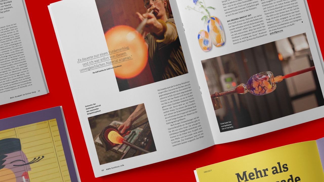 Double-page spread from BAUHAUS magazine “passt!” with photos and an article about a glassblower at work Double-page spread from BAUHAUS magazine “passt!” with photos and an article about a glassblower at work